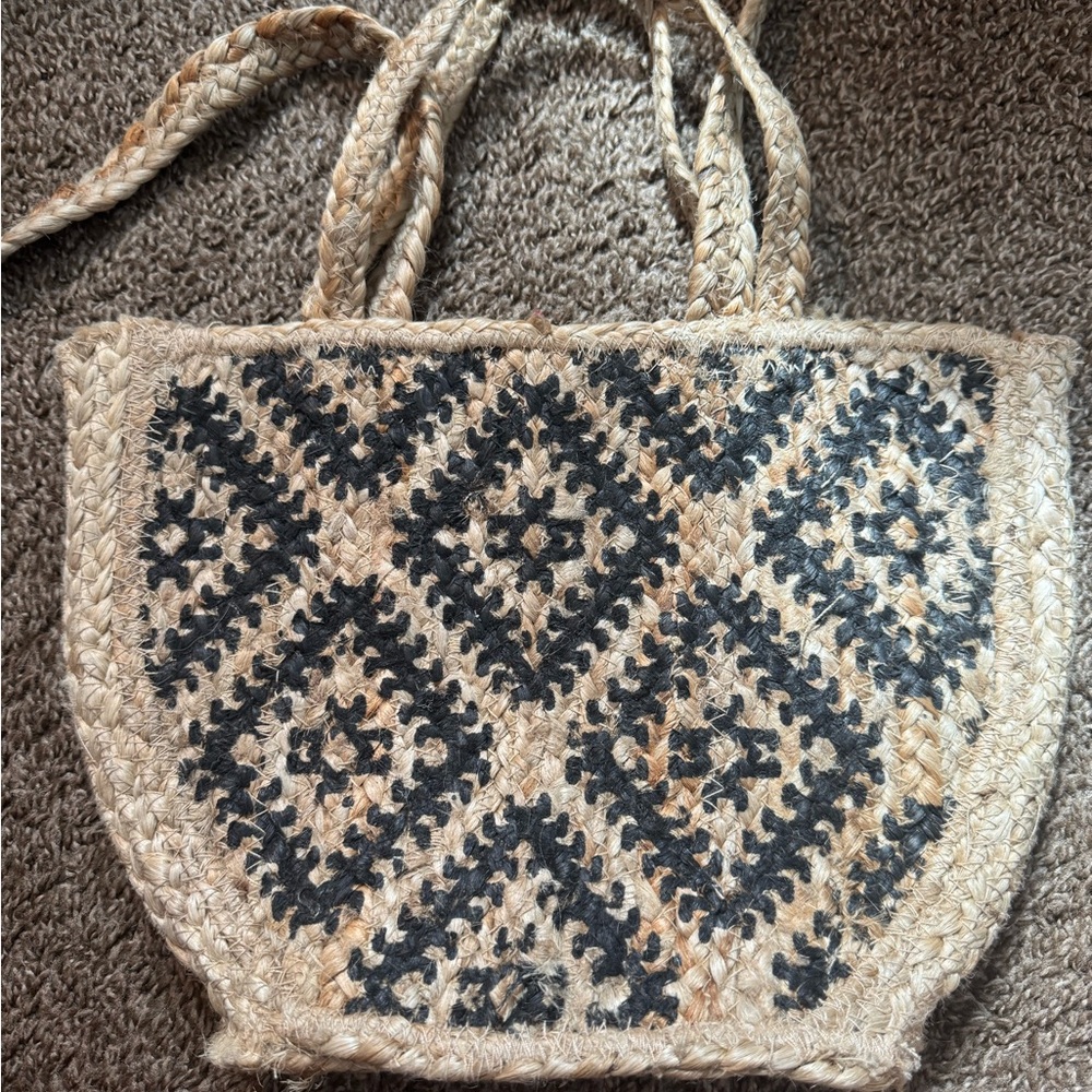 Lulus Woven Tote Bag - Picture 2 of 5